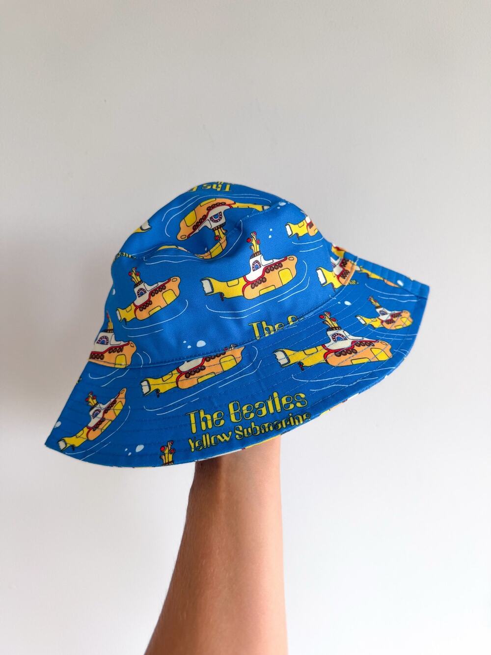 Bums & Roses The Beatles Yellow Submarine Bucket Hat Blue One Size